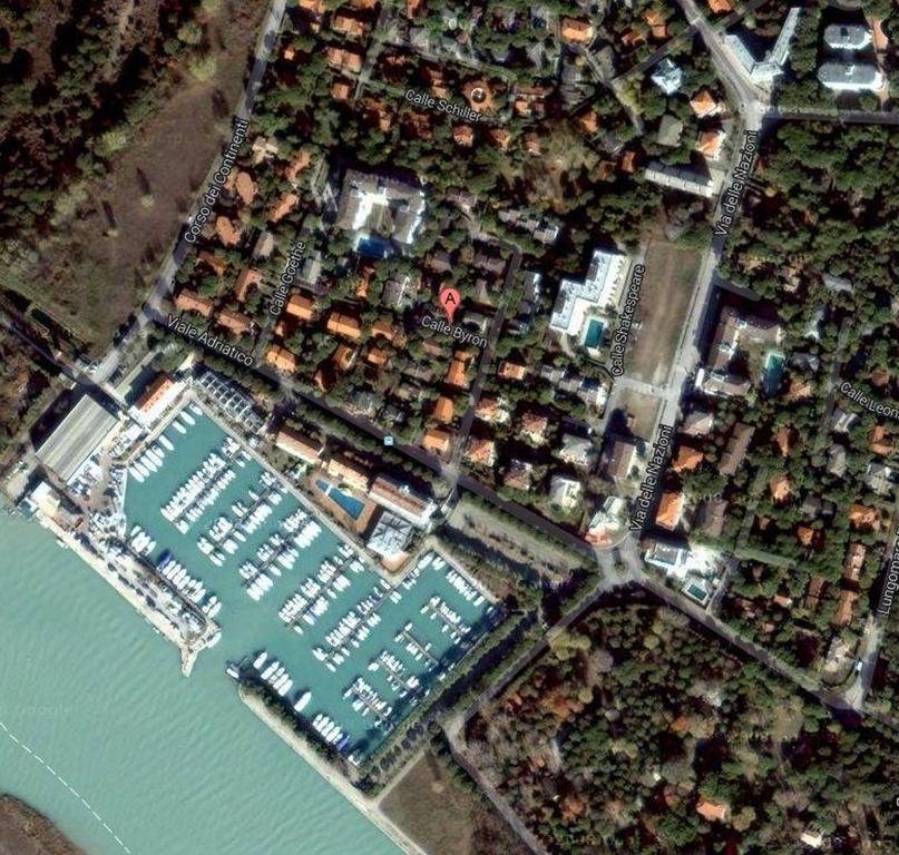 Lignano Riviera With Fireplace & Air Conditioning Lignano Sabbiadoro Exterior photo